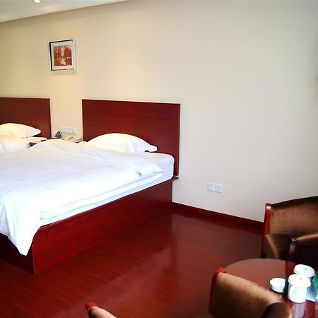 Greentree Inn Shanghai Minhang District Beiqiao Subway Station Express Hotel Екстериор снимка