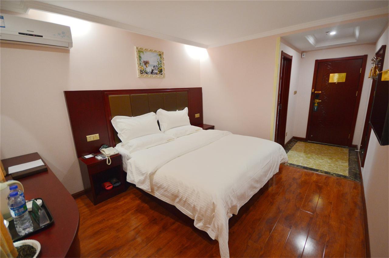 Greentree Inn Shanghai Minhang District Beiqiao Subway Station Express Hotel Екстериор снимка