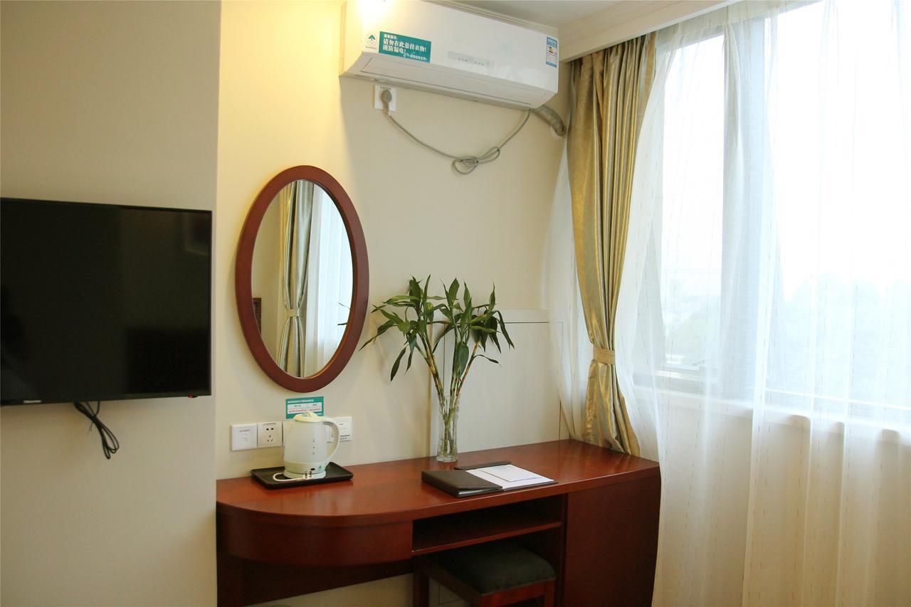 Greentree Inn Shanghai Minhang District Beiqiao Subway Station Express Hotel Екстериор снимка